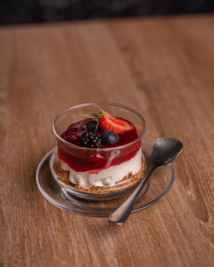 Conti Hotel & Restaurant Gjakova Екстериор снимка