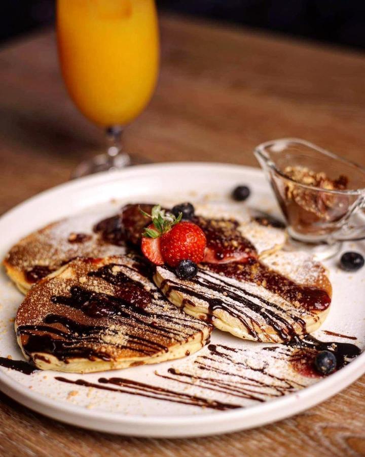 Conti Hotel & Restaurant Gjakova Екстериор снимка