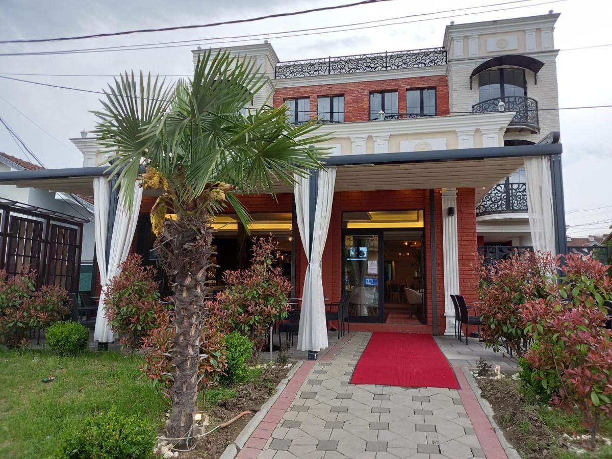 Conti Hotel & Restaurant Gjakova Екстериор снимка