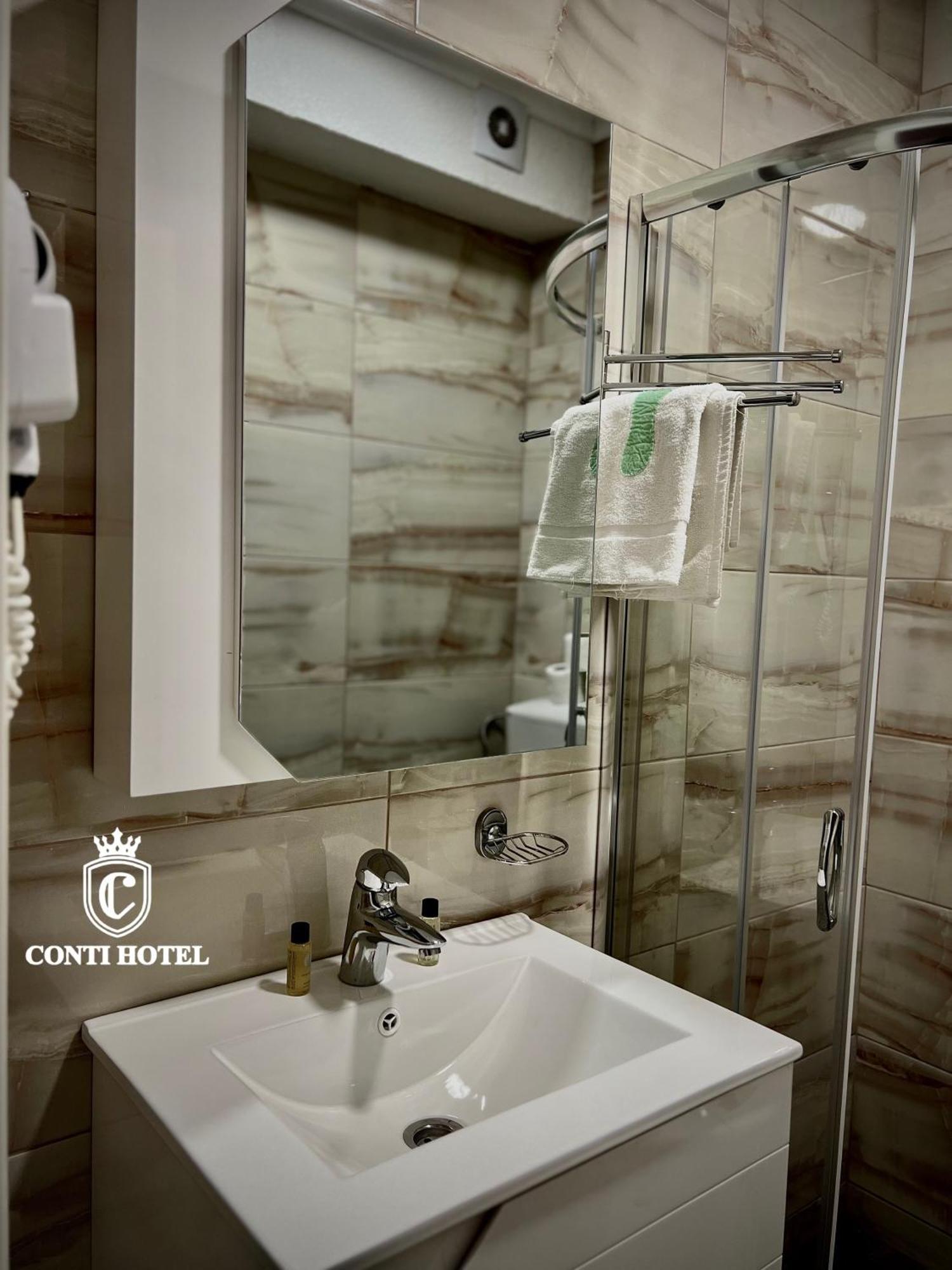 Conti Hotel & Restaurant Gjakova Екстериор снимка